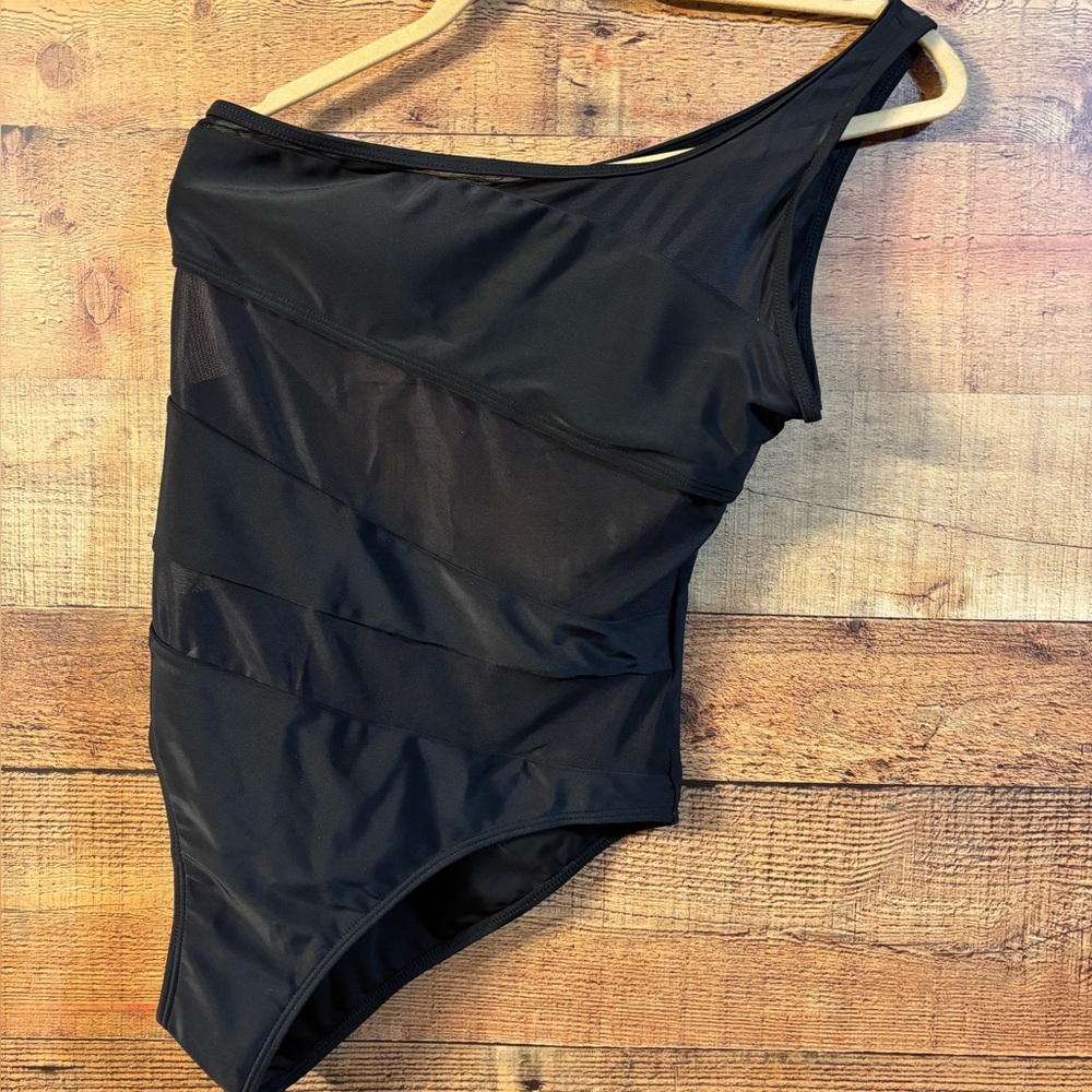 Cupshe ChiaoLezhee Tummy Control One Piece Swimsuit - Picture 2 of 7